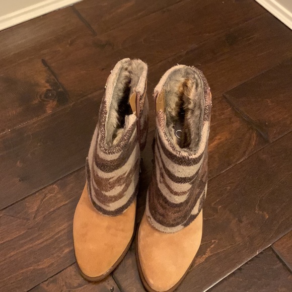 Super cute and chic Jessica Simpson Booties. - Picture 5 of 6